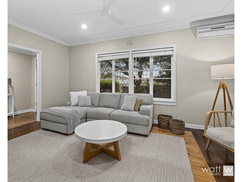 1 Roderick Street, Wavell Heights QLD 4012