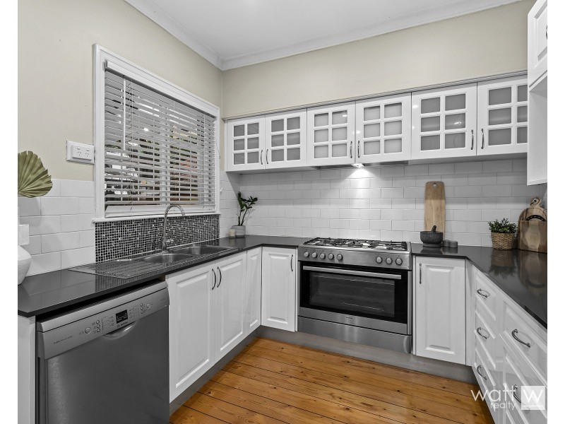 1 Roderick Street, Wavell Heights QLD 4012