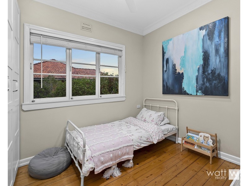 1 Roderick Street, Wavell Heights QLD 4012