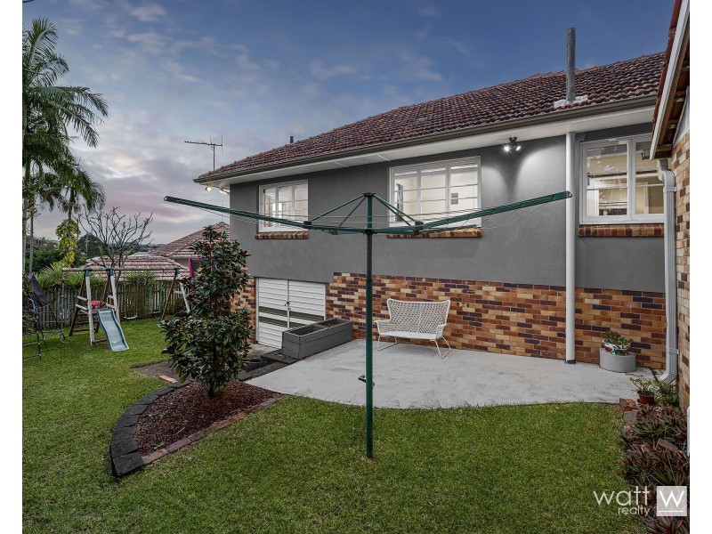 1 Roderick Street, Wavell Heights QLD 4012