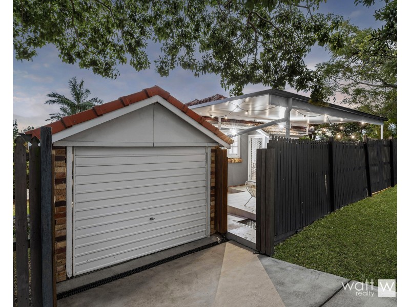 1 Roderick Street, Wavell Heights QLD 4012