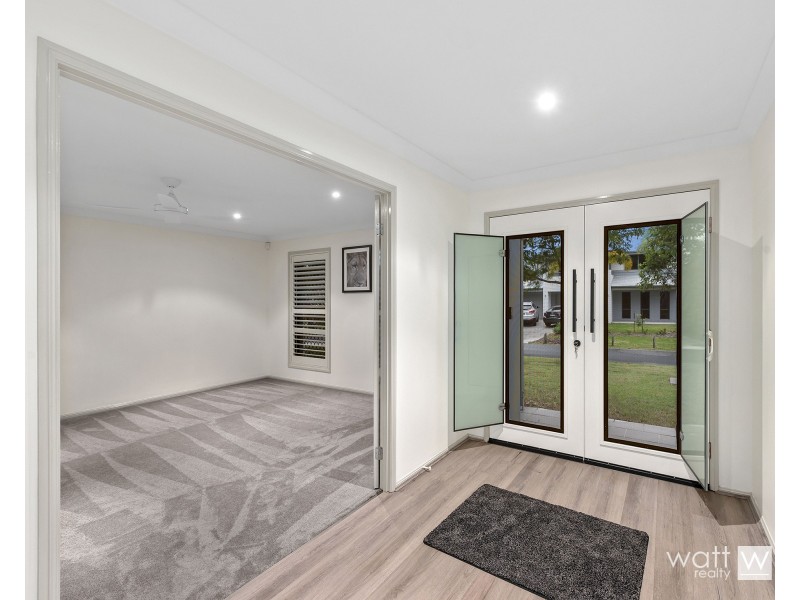 18 Petrie Crescent, Aspley QLD 4034