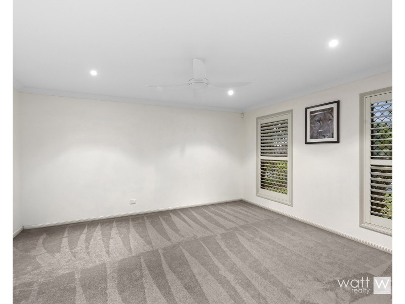 18 Petrie Crescent, Aspley QLD 4034