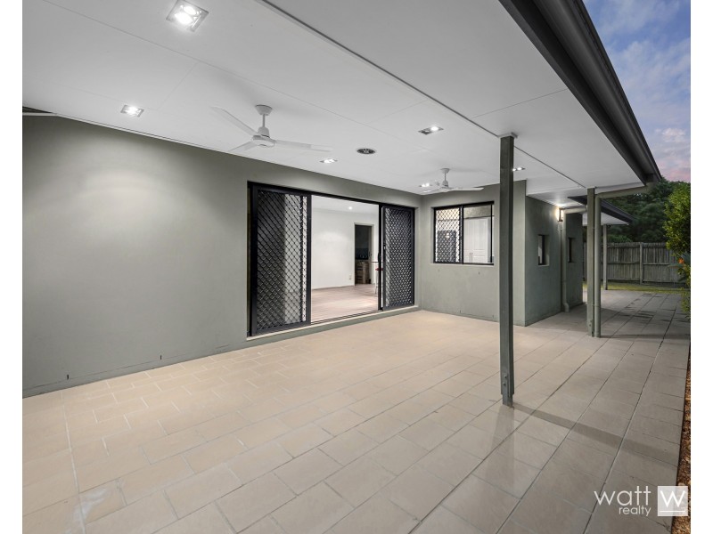 18 Petrie Crescent, Aspley QLD 4034
