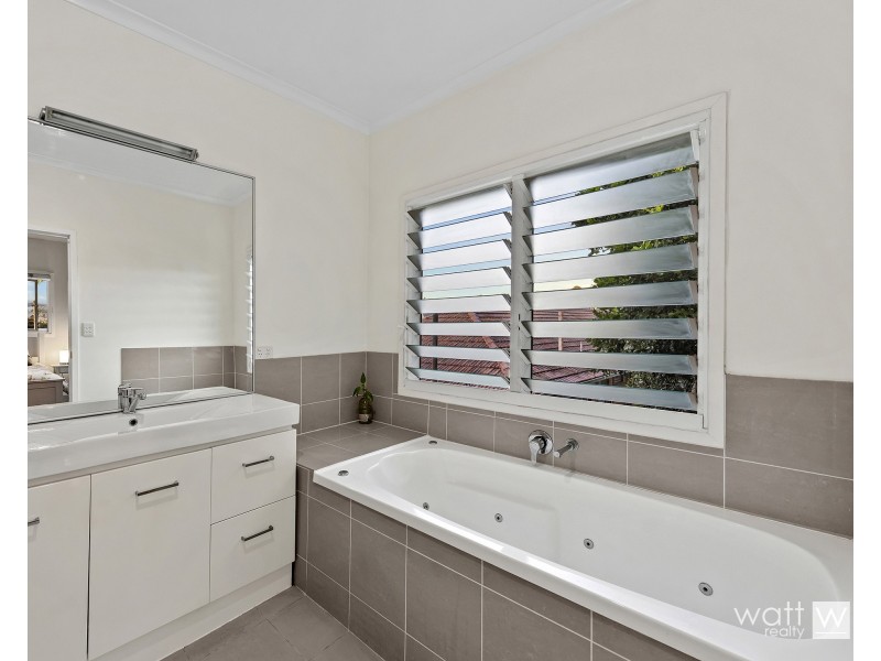 67 Seaview Street, Brighton QLD 4017