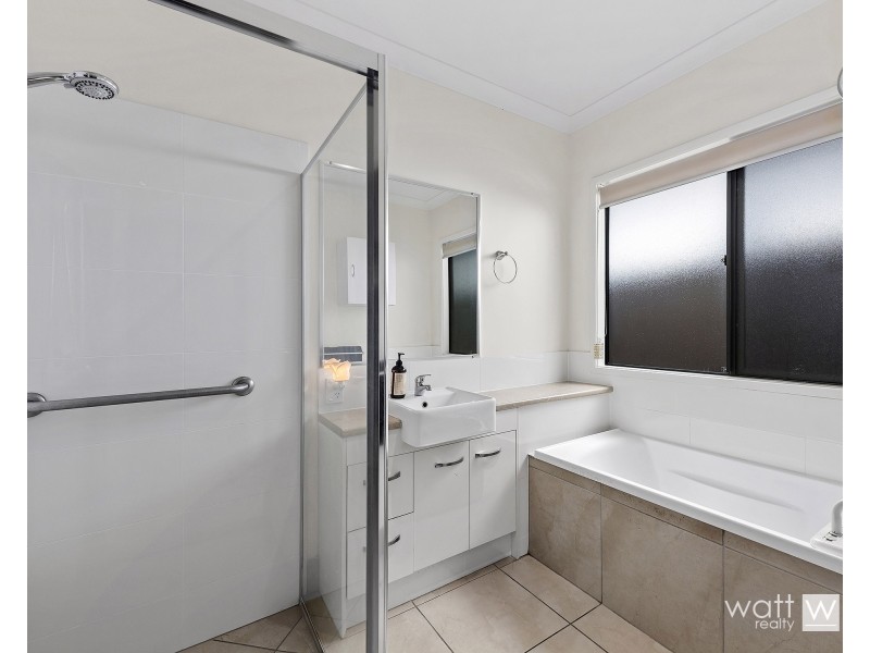 4 Watarrka Avenue, Fitzgibbon QLD 4018
