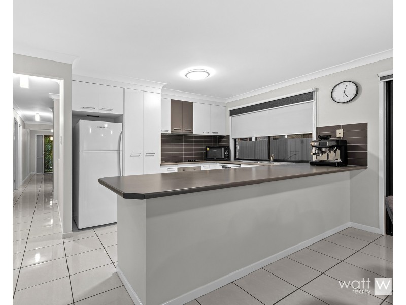 6 Petrie Crescent, Aspley QLD 4034