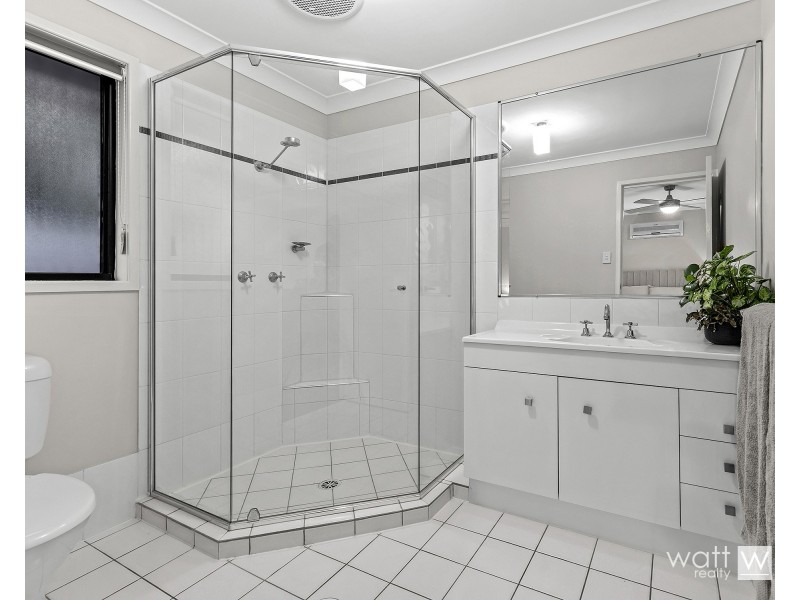 6 Petrie Crescent, Aspley QLD 4034