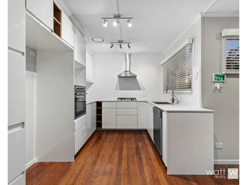 16 Cranbourne Street, Chermside West QLD 4032