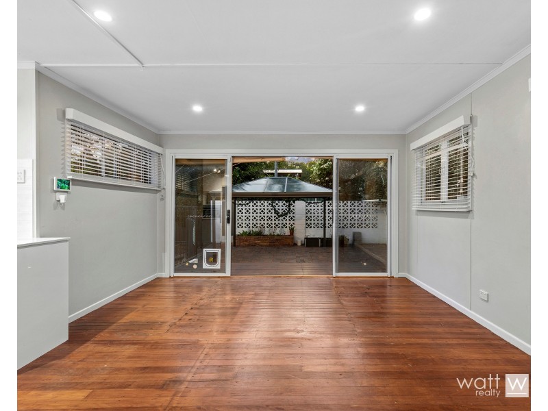 16 Cranbourne Street, Chermside West QLD 4032