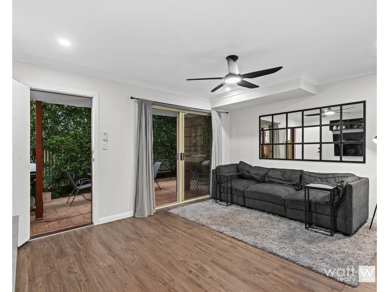2/55 Latham Street, Chermside QLD 4032
