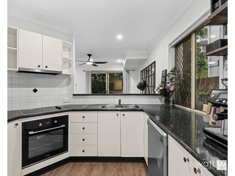 2/55 Latham Street, Chermside QLD 4032