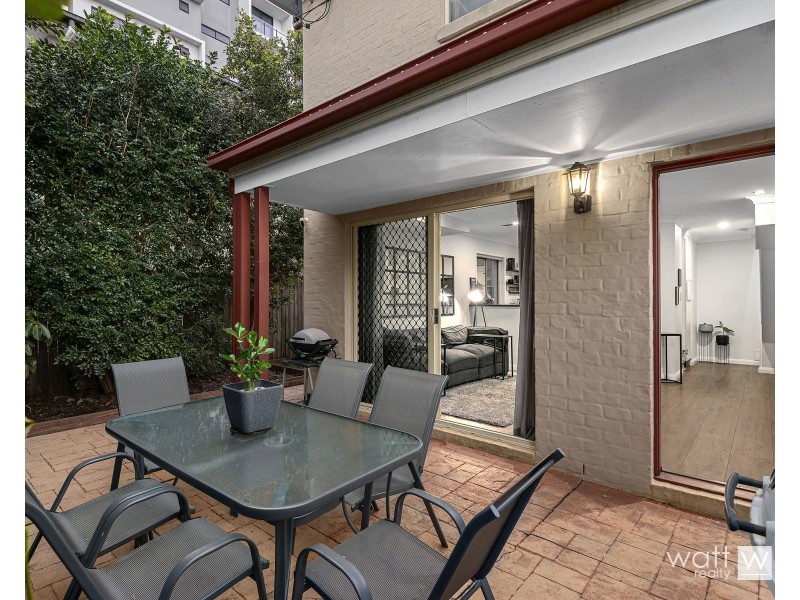 2/55 Latham Street, Chermside QLD 4032