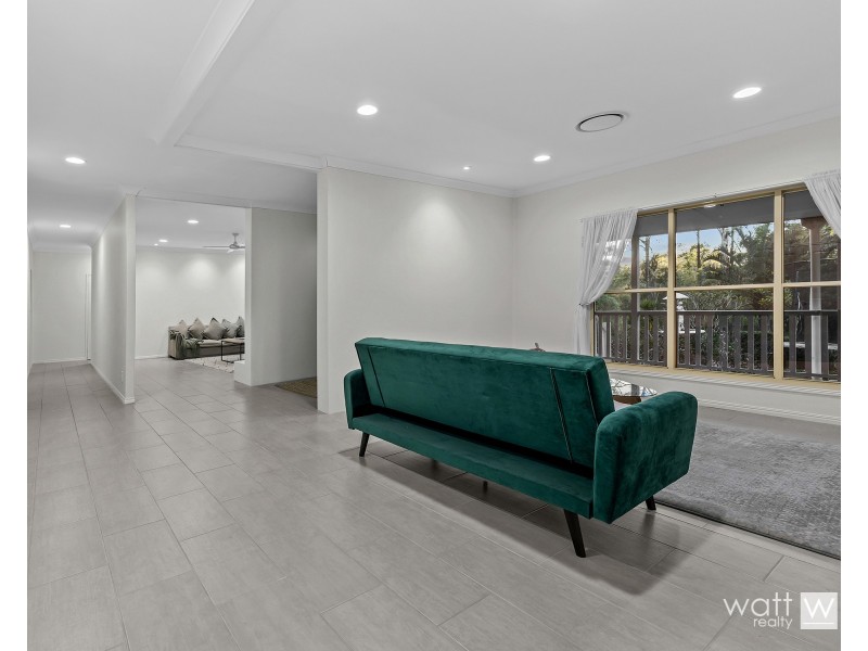 3 Bracken Court, Cashmere QLD 4500