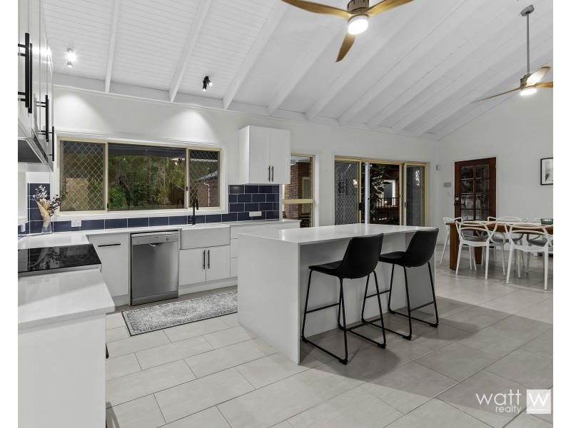 3 Bracken Court, Cashmere QLD 4500