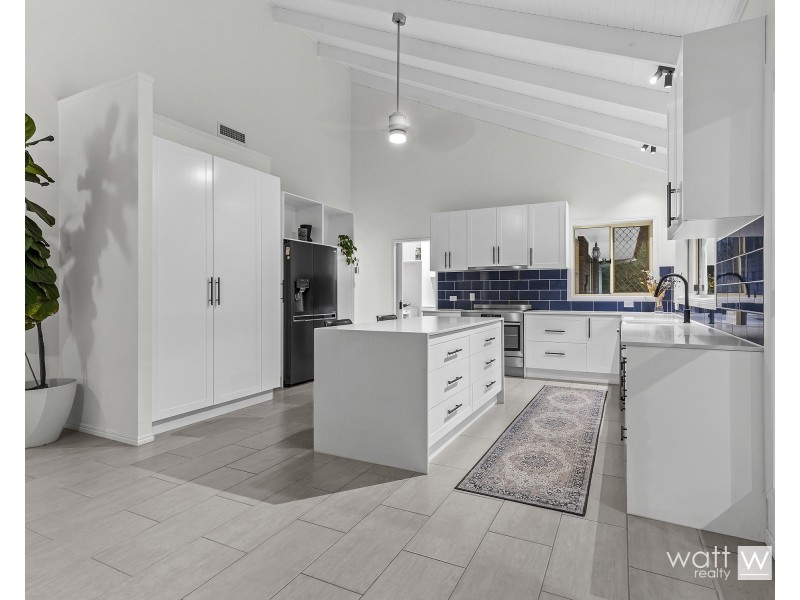 3 Bracken Court, Cashmere QLD 4500