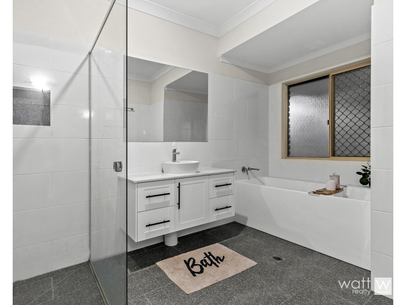 3 Bracken Court, Cashmere QLD 4500