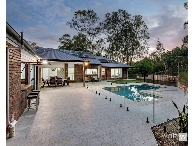 3 Bracken Court, Cashmere QLD 4500