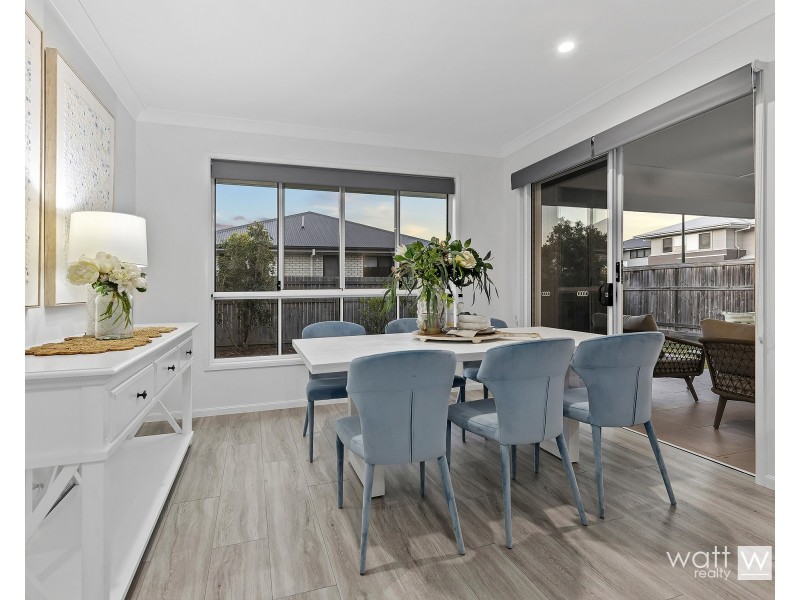 1 Sarsfield Place, Bridgeman Downs QLD 4035