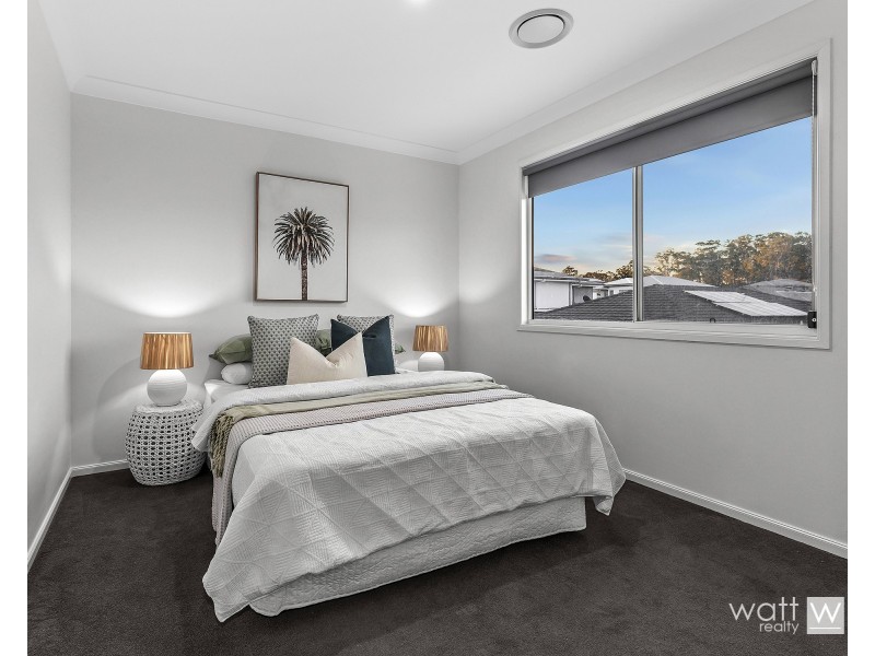 1 Sarsfield Place, Bridgeman Downs QLD 4035