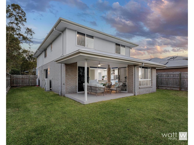 1 Sarsfield Place, Bridgeman Downs QLD 4035