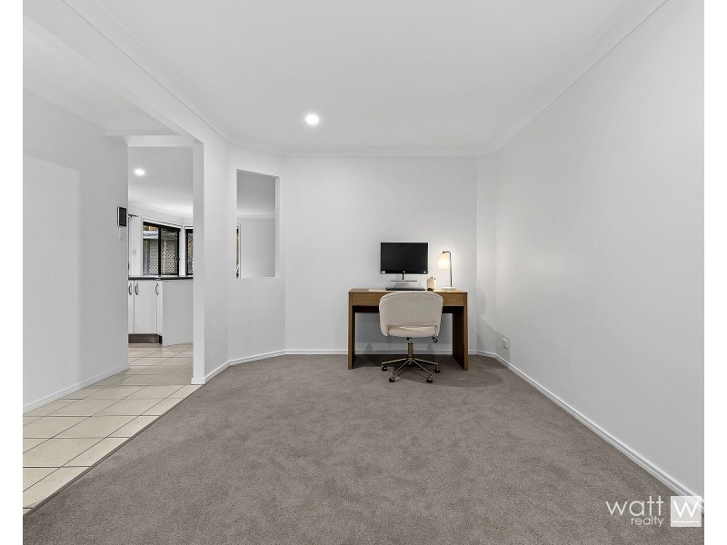 8 Pinehurst Court, Albany Creek QLD 4035