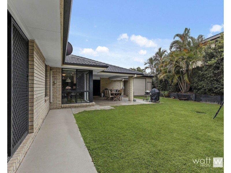 8 Pinehurst Court, Albany Creek QLD 4035