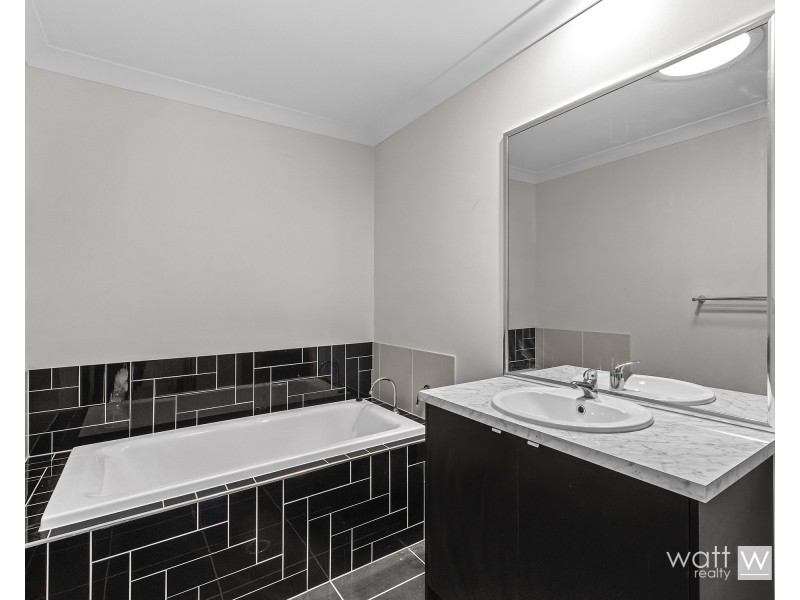 15 Carnarvon Close, Mango Hill QLD 4509