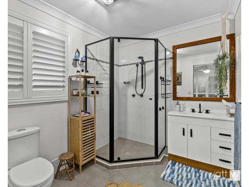 15 Tenzing Court, Warner QLD 4500