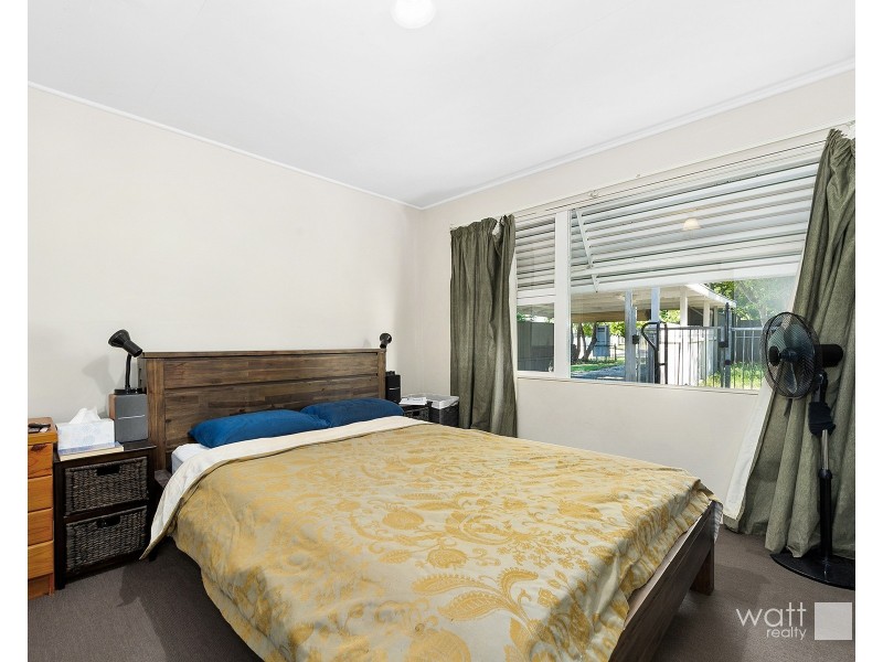 35 Gowen Street, Shorncliffe QLD 4017