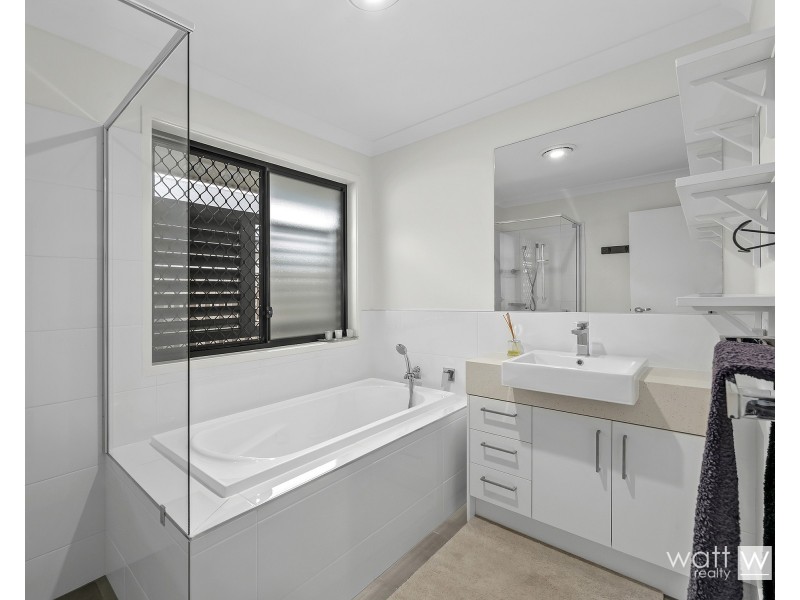 9 Sunray Parade, Griffin QLD 4503