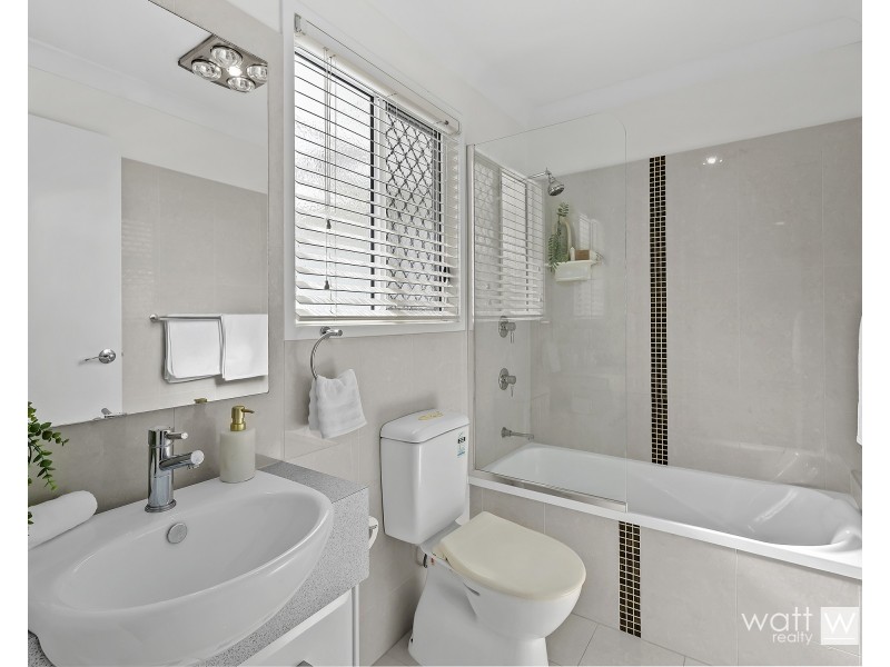 1/2 Buna Street, Chermside QLD 4032