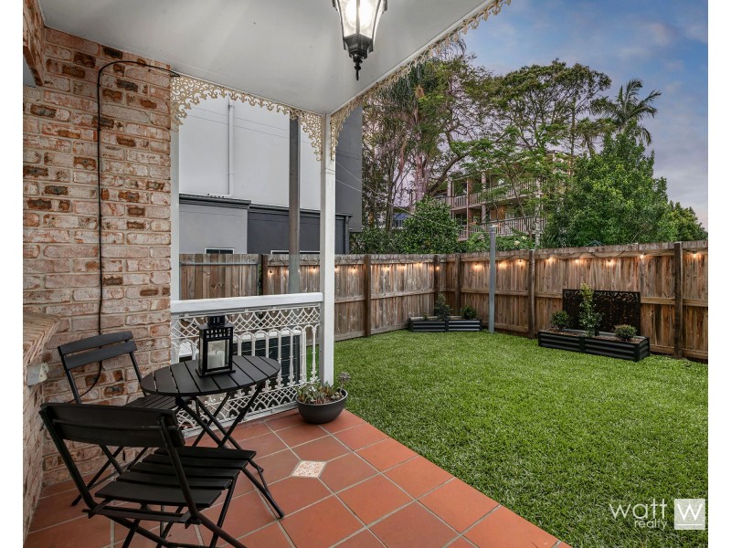 1/10 Surrey Street, Nundah QLD 4012