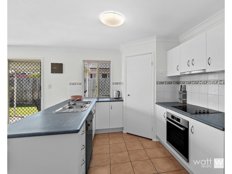 4 Elizabeth Place, Brighton QLD 4017