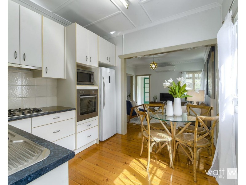 35 The Promenade, Camp Hill QLD 4152