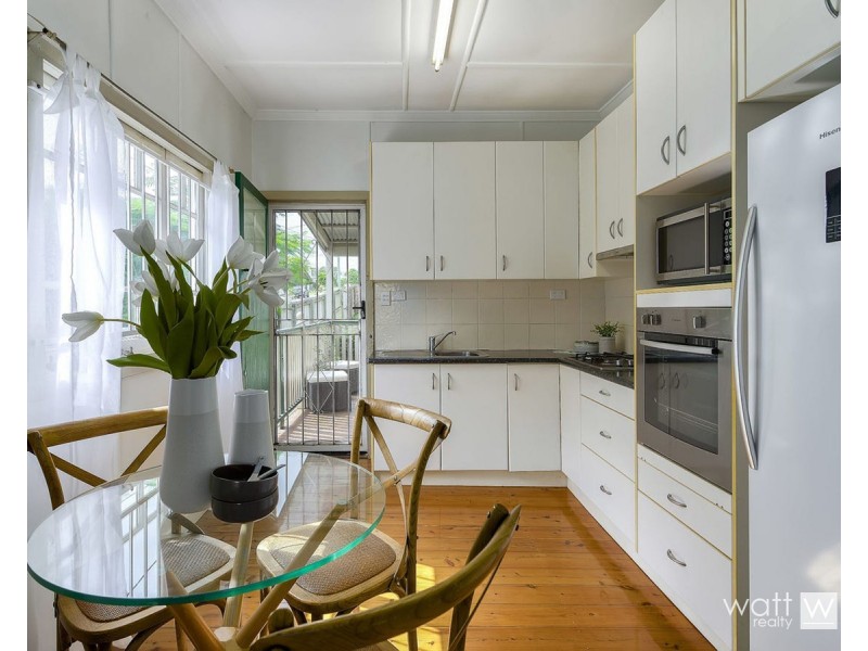 35 The Promenade, Camp Hill QLD 4152