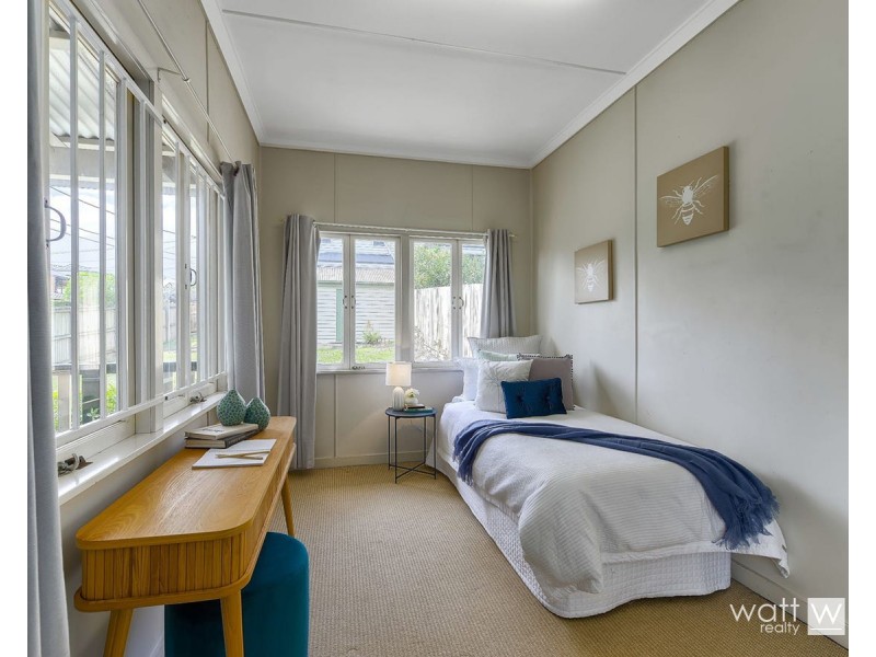 35 The Promenade, Camp Hill QLD 4152