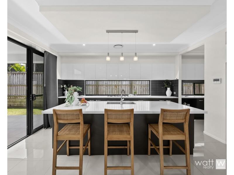 13 Dewberry Place, Bridgeman Downs QLD 4035