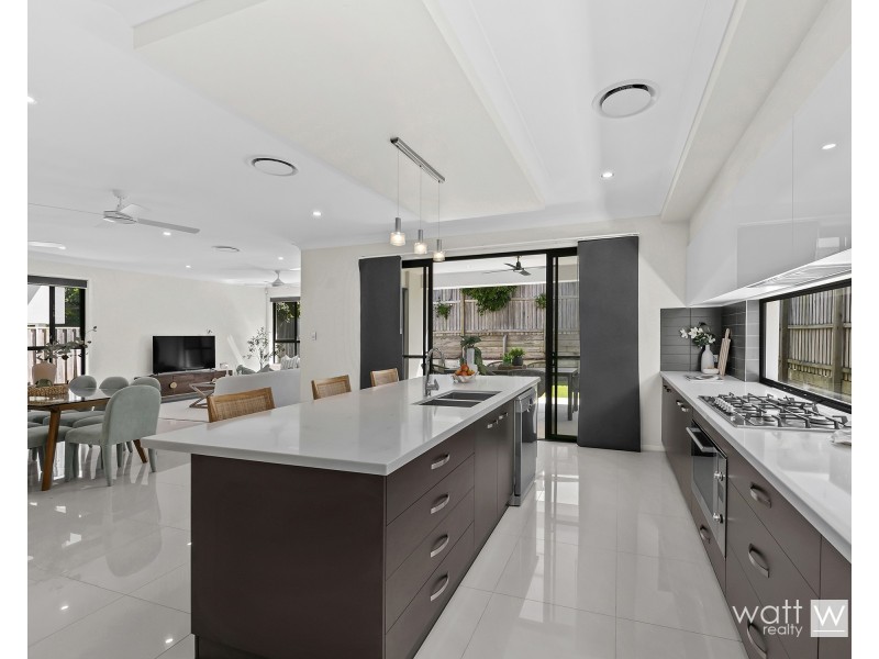 13 Dewberry Place, Bridgeman Downs QLD 4035