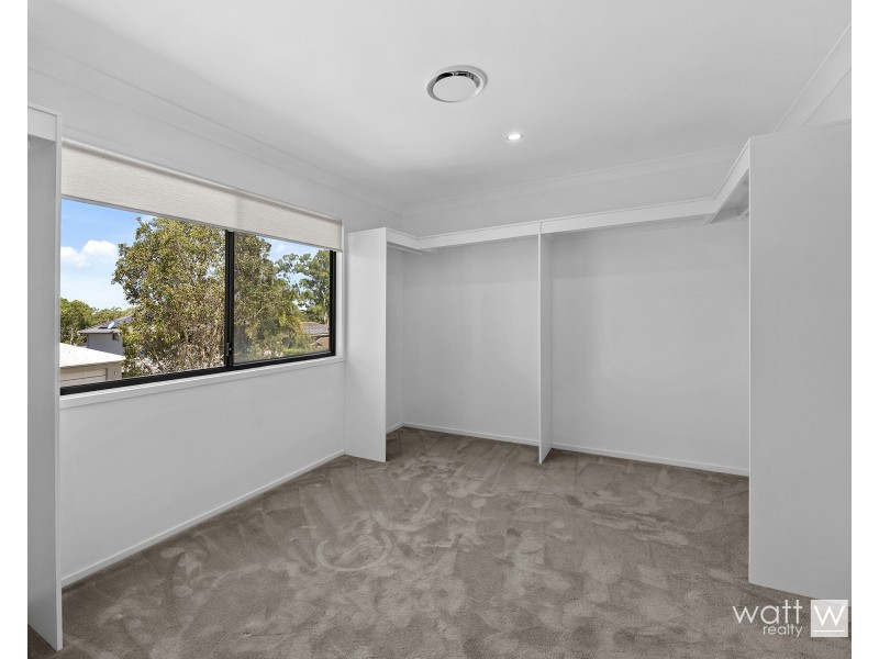 13 Dewberry Place, Bridgeman Downs QLD 4035