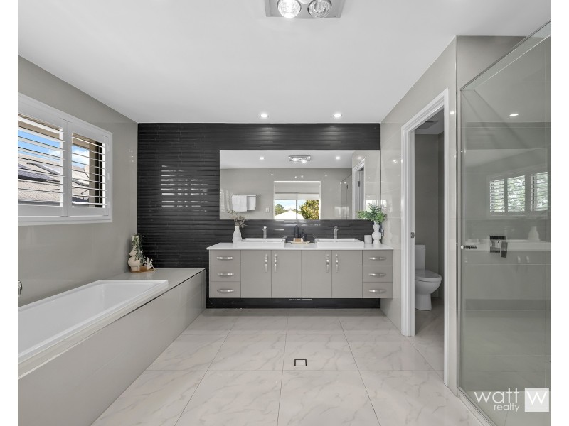 13 Dewberry Place, Bridgeman Downs QLD 4035