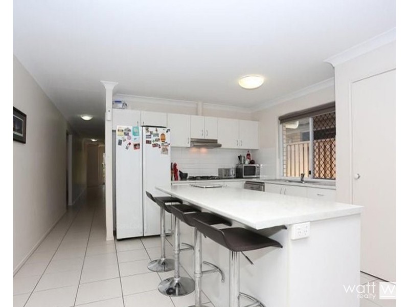 8 Diamantina Crescent, Fitzgibbon QLD 4018