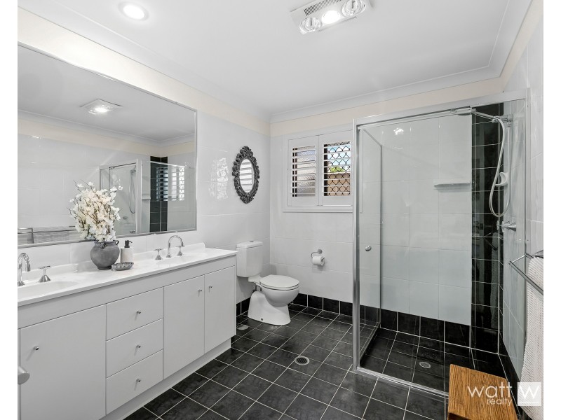 3 Hedge Court, Aspley QLD 4034