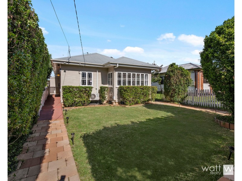 8 Alexander Street, Zillmere QLD 4034