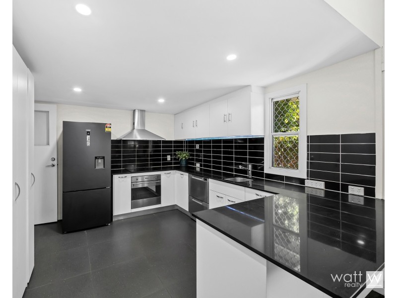 8 Alexander Street, Zillmere QLD 4034