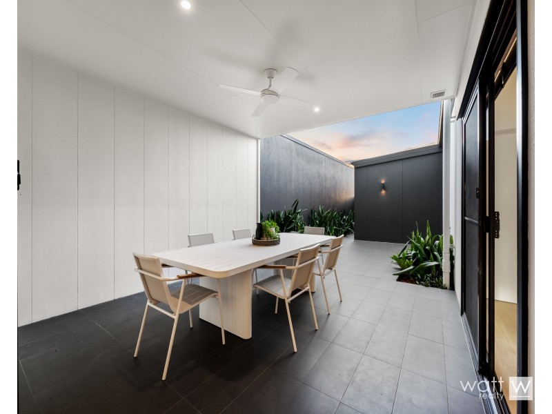 24 Tasmania Avenue, Newport QLD 4020