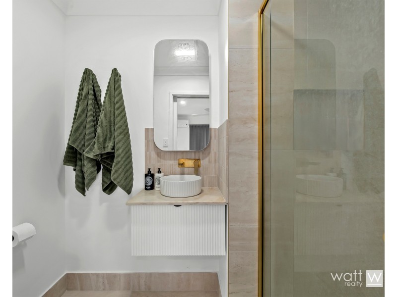 2/18 Buna Street, Chermside QLD 4032