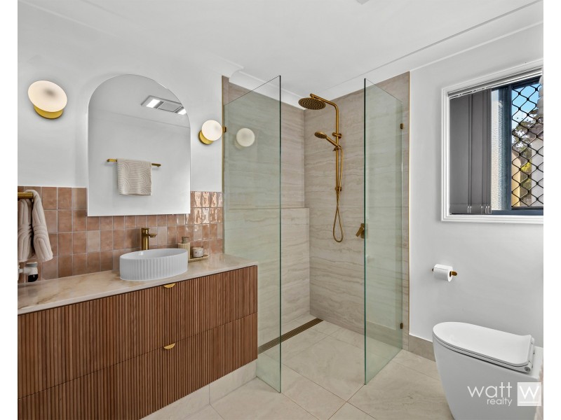 2/18 Buna Street, Chermside QLD 4032