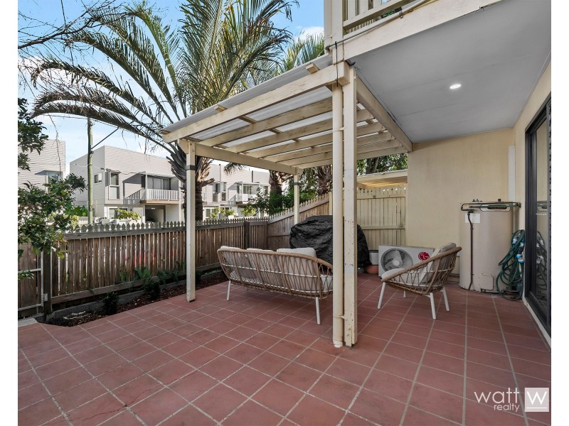 2/18 Buna Street, Chermside QLD 4032
