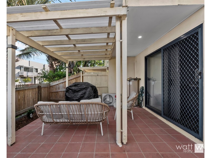 2/18 Buna Street, Chermside QLD 4032